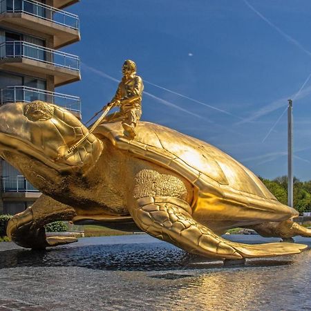 Penthousestudio Gaudi Met Zonneterras En Zicht Op Zee Apartamento Nieuwpoort Exterior foto