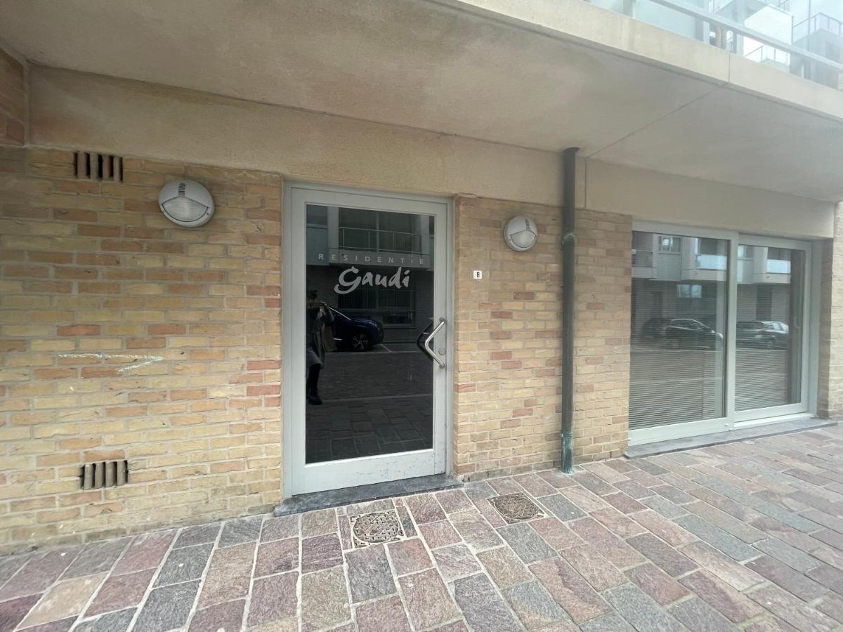Penthousestudio Gaudi Met Zonneterras En Zicht Op Zee Apartamento Nieuwpoort Exterior foto