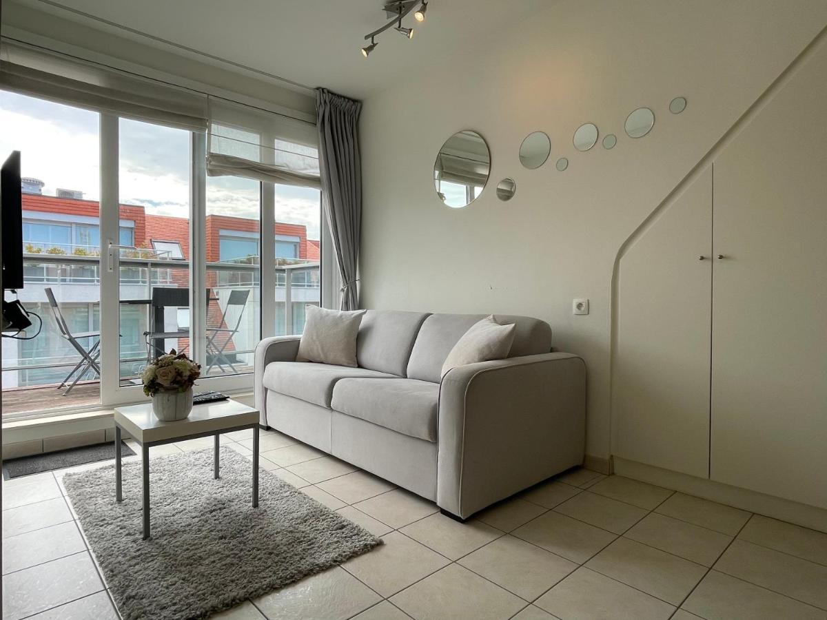 Penthousestudio Gaudi Met Zonneterras En Zicht Op Zee Apartamento Nieuwpoort Exterior foto